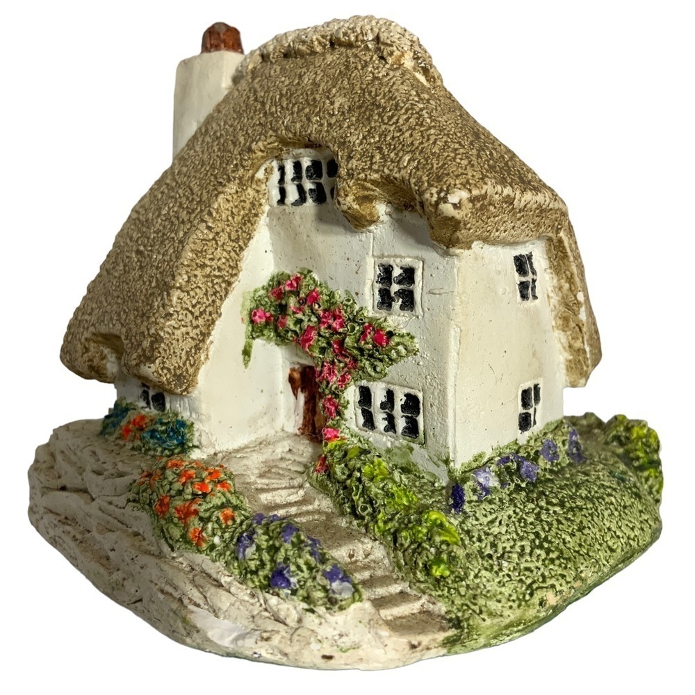 English Thatched Cottage Vintage Miniature Hand Carved Castleham Collection 1992